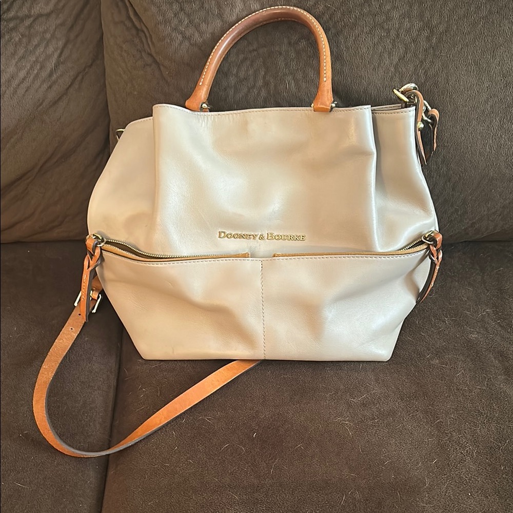 Dooney & Bourke Tan Leather Women's Bag